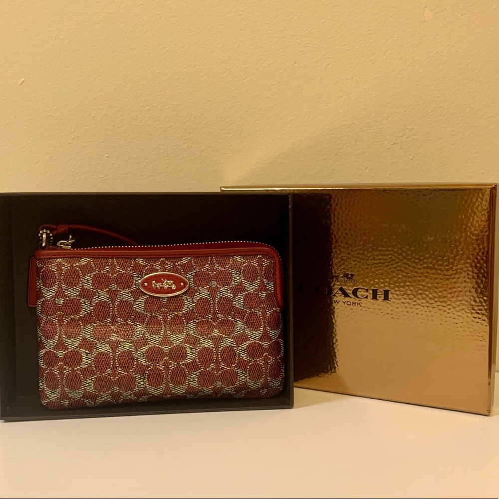 ☀︎ NEW Coach Red Logo Print Wristlet Wallet